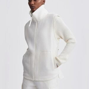 Varley Maggie 2.0 Fleece Gilet size :S NWT